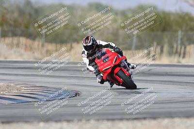 media/Dec-01-2025-Moto Forza (Mon) [[2daa91e15f]]/1-Advanced Group/Session 3 (Turn 3)/